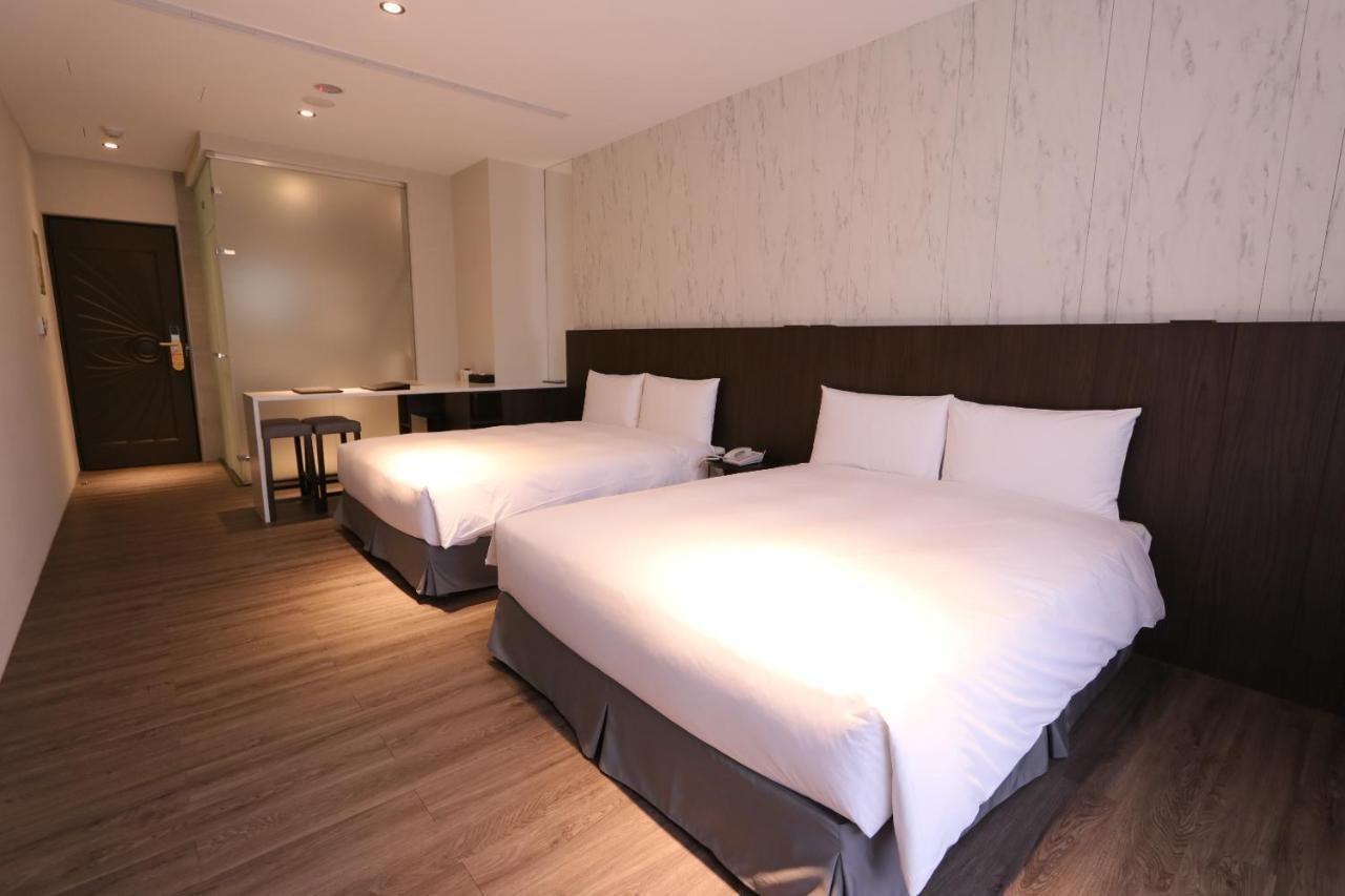 Hotel Hesper Hsr Taichung Quarto foto