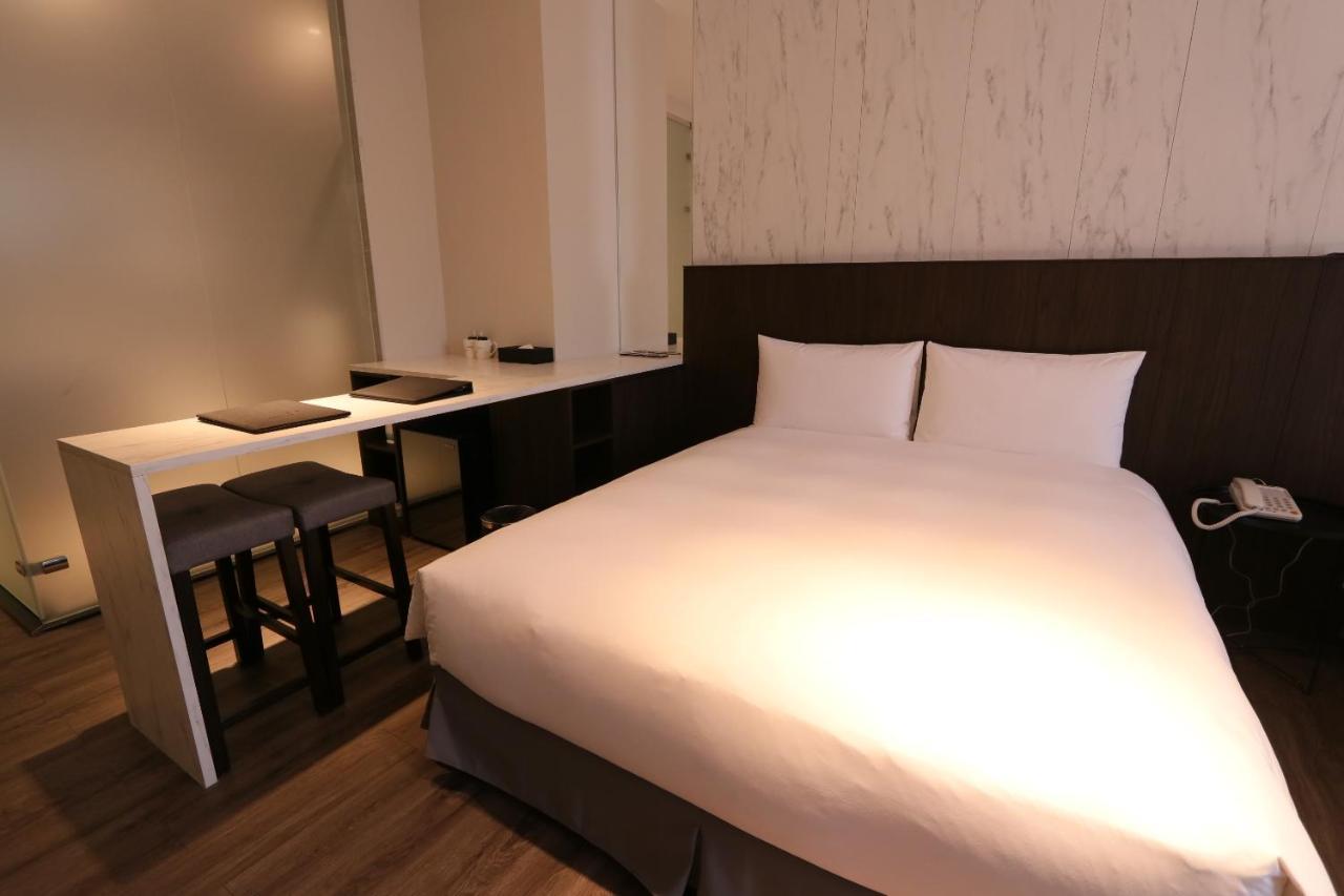Hotel Hesper Hsr Taichung Quarto foto